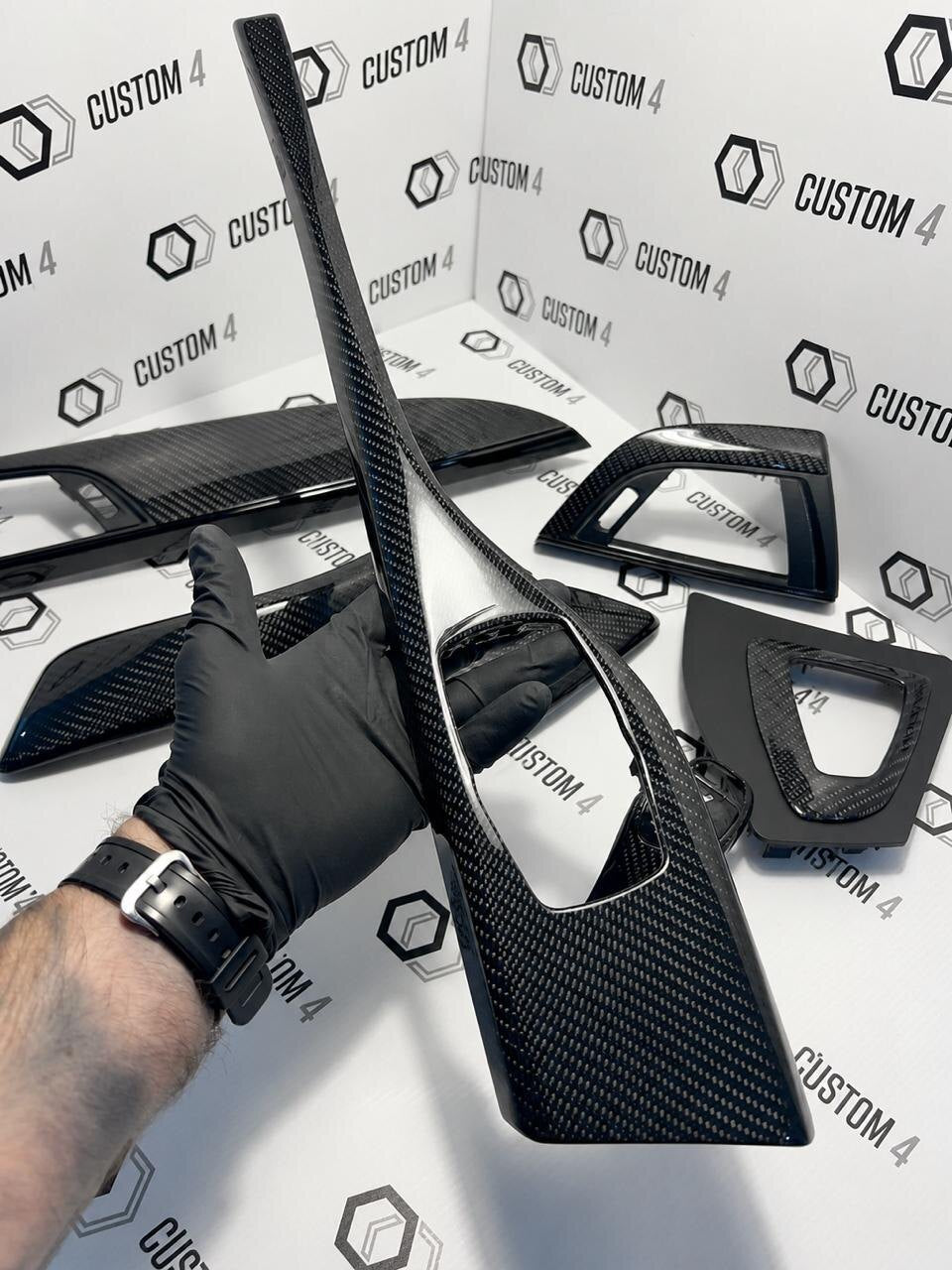 Carbon fibre trim set